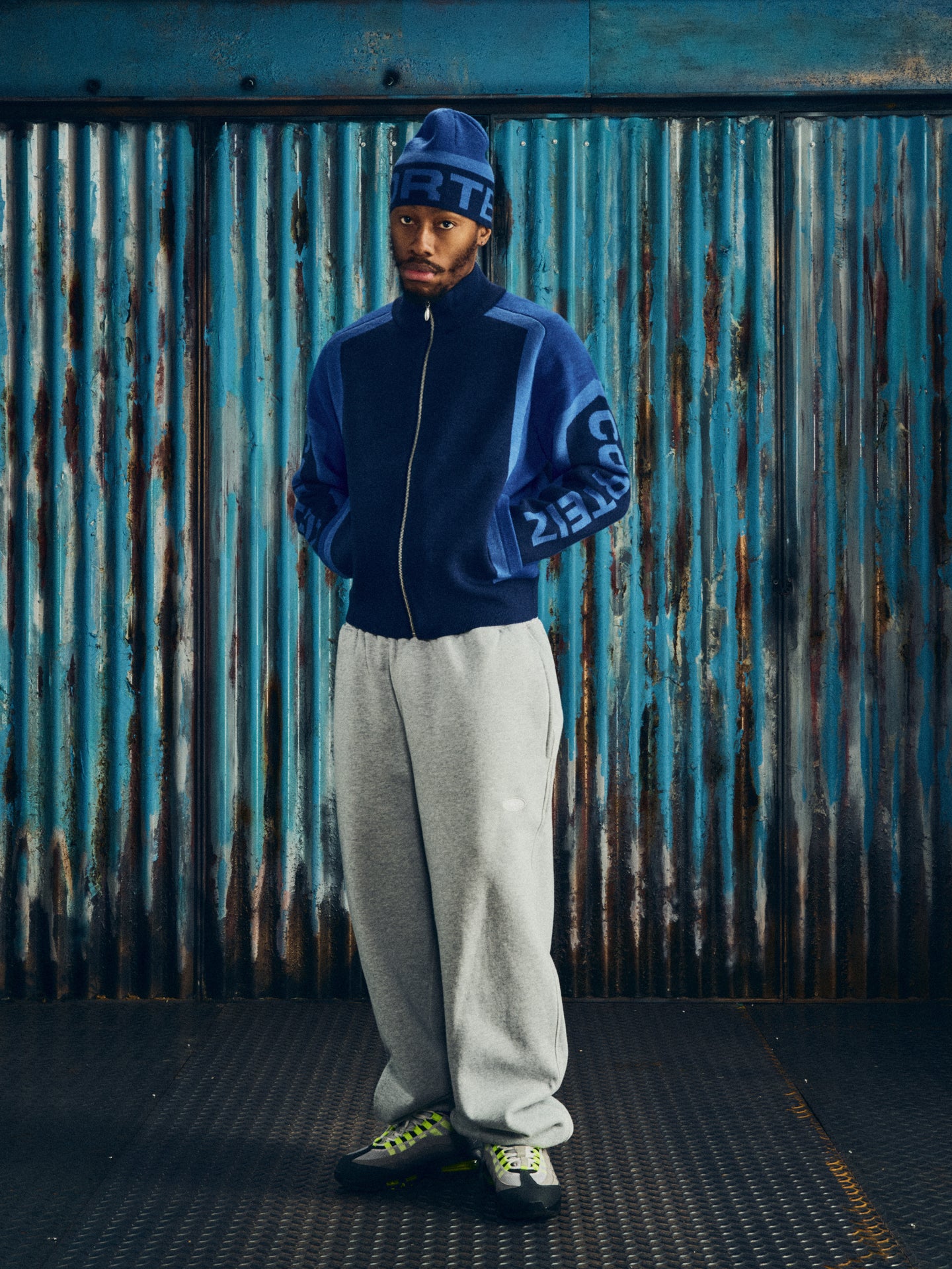 PRECISION KNIT ZIP UP [NAVY] – CRTZRTW