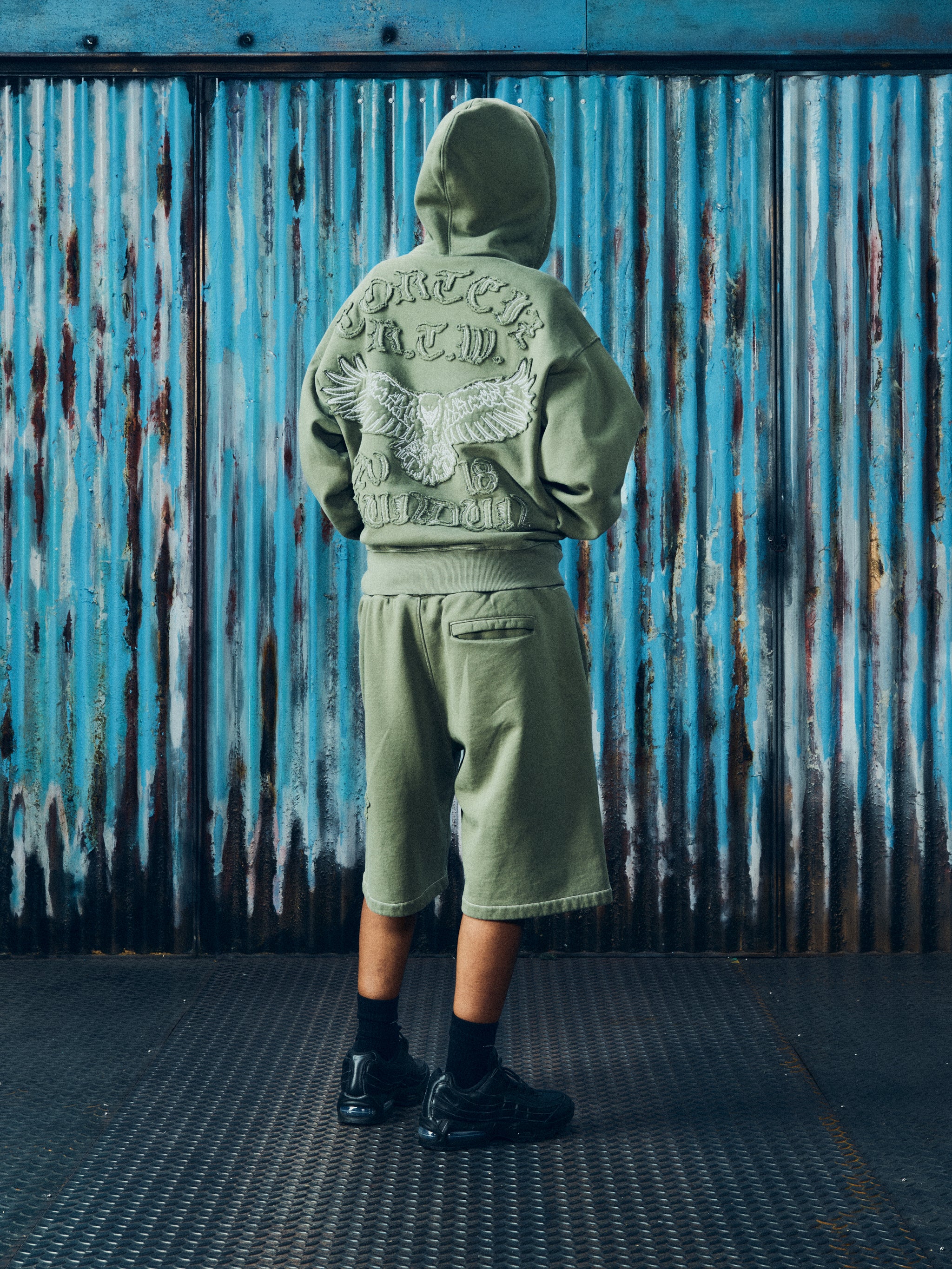 DIPLOMATIC SWEATSHORT [OLIVE]