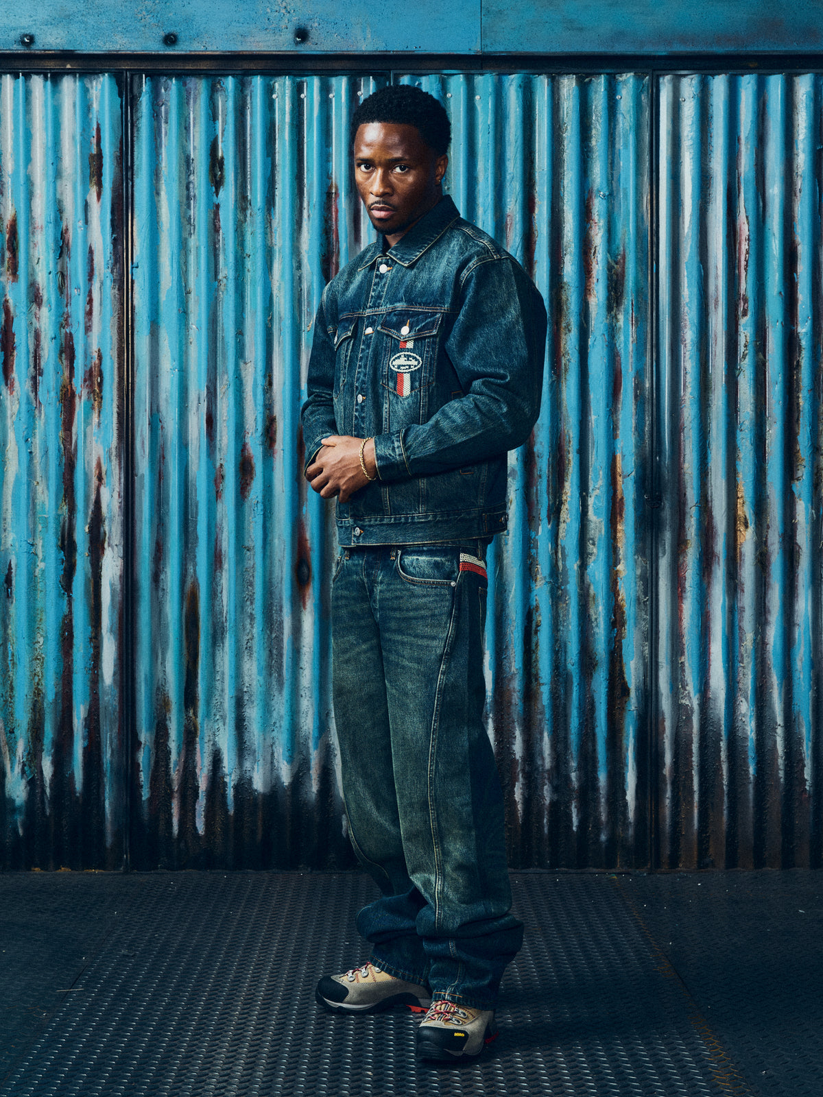 CROSS-STITCH DENIM JACKET [WASHED INDIGO]
