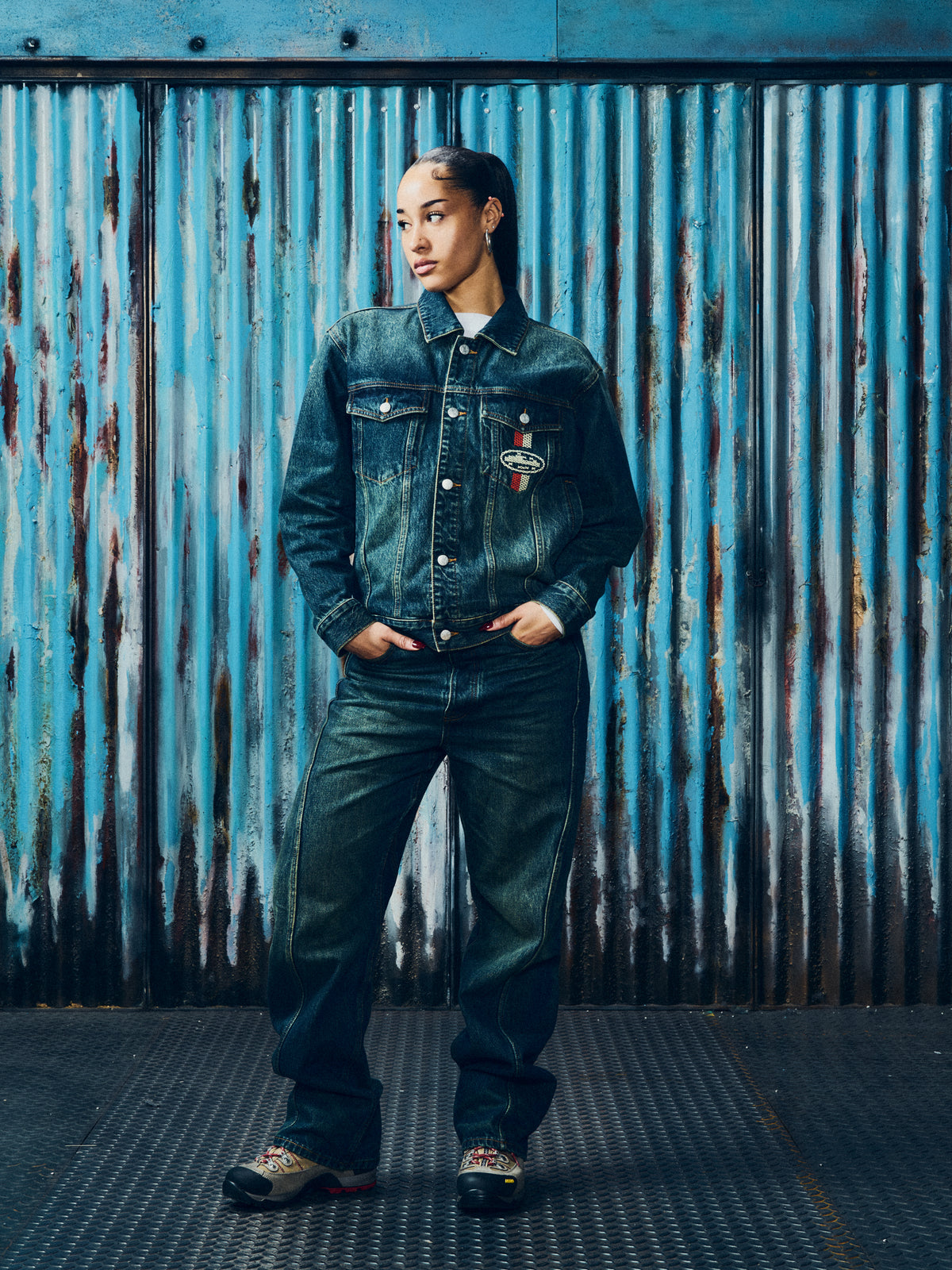 CROSS-STITCH DENIM JACKET [WASHED INDIGO]