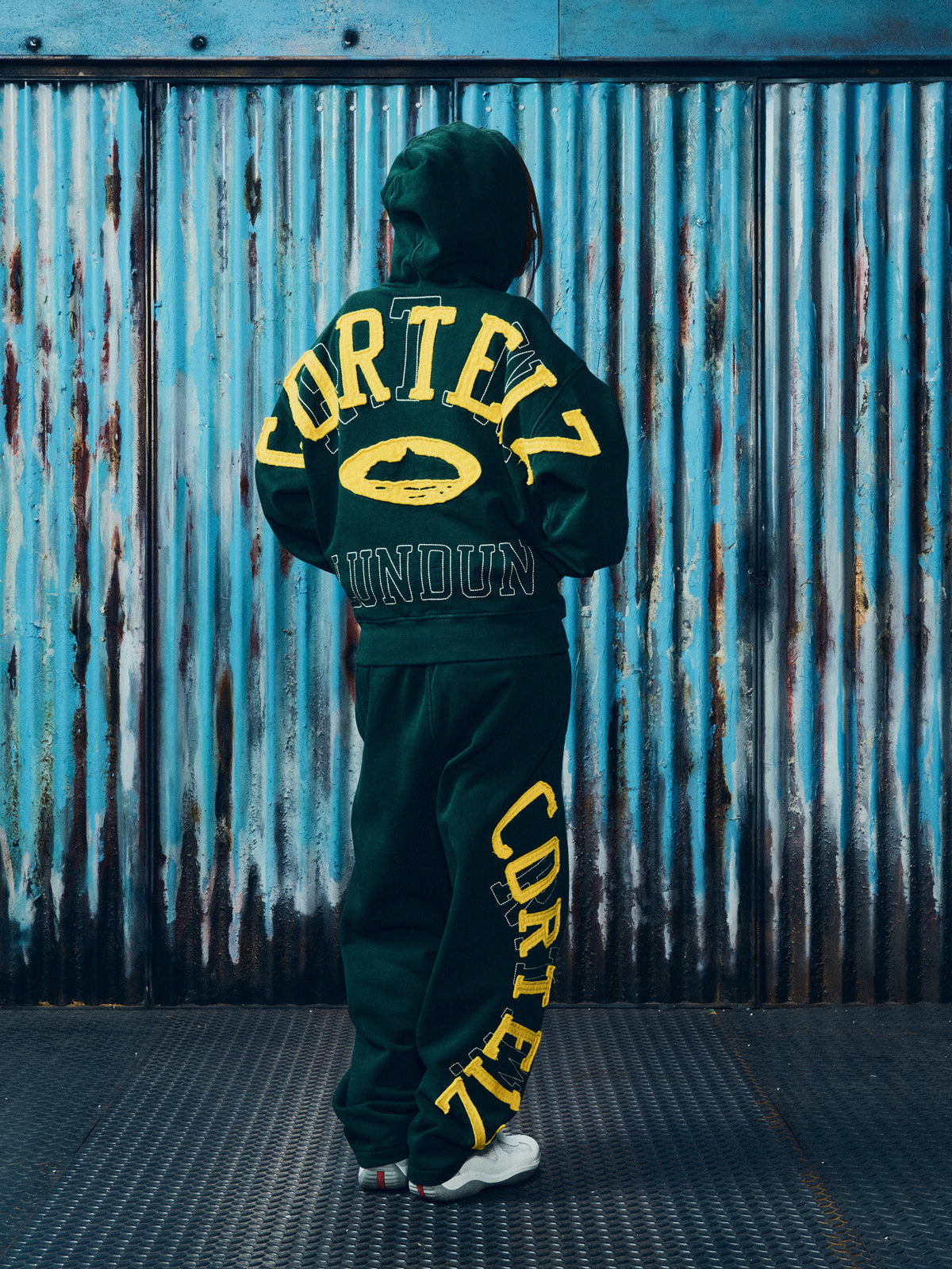 LUNDUN STITCH OPEN HEM SWEATPANT [FOREST / YELLOW]