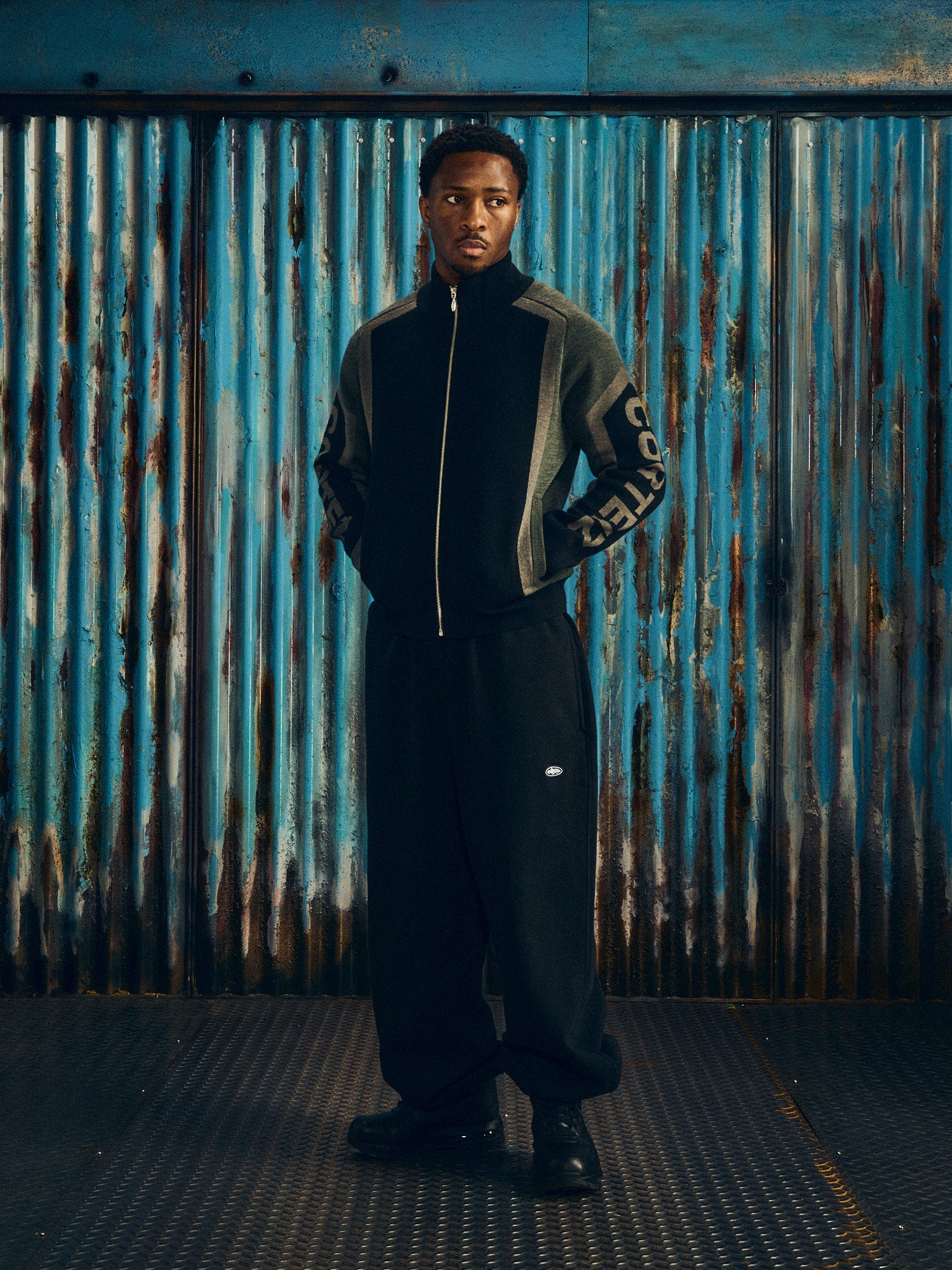 PRECISION KNIT ZIP UP [BLACK] – CRTZRTW